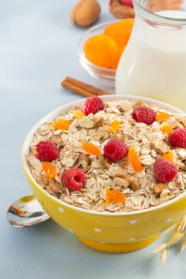 Bowl of muesli cereals stock image. Image of groats, grain 46139023
