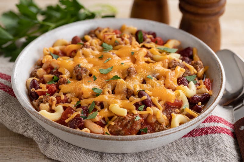 Bowl of Chili stock photo. Image of beans, crackers, meat - 13566432