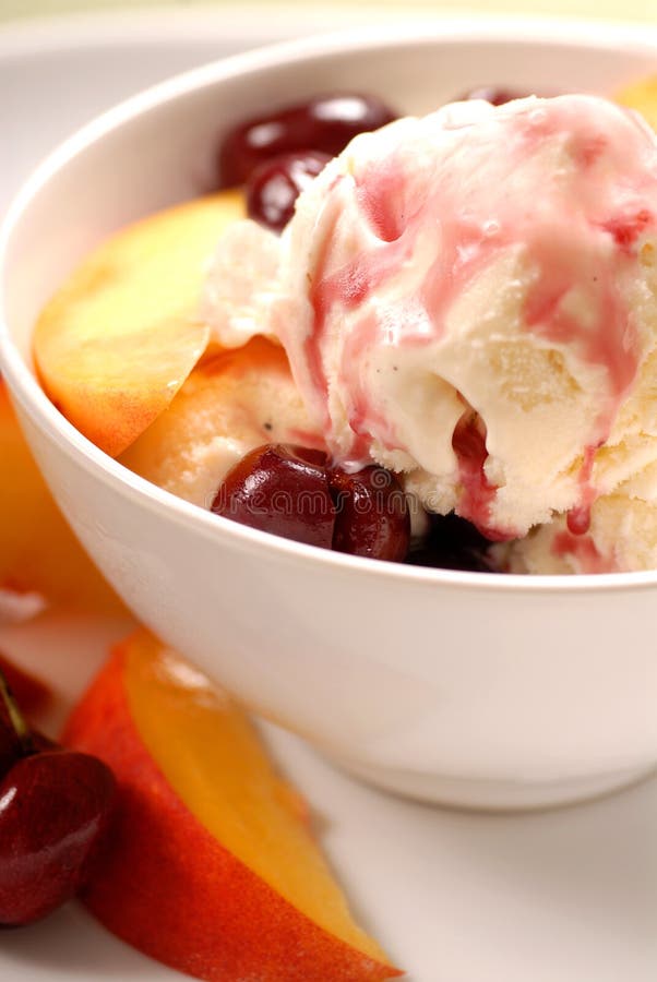 Bowl of ice cream stock photography Bowl of ice cream stock photography
