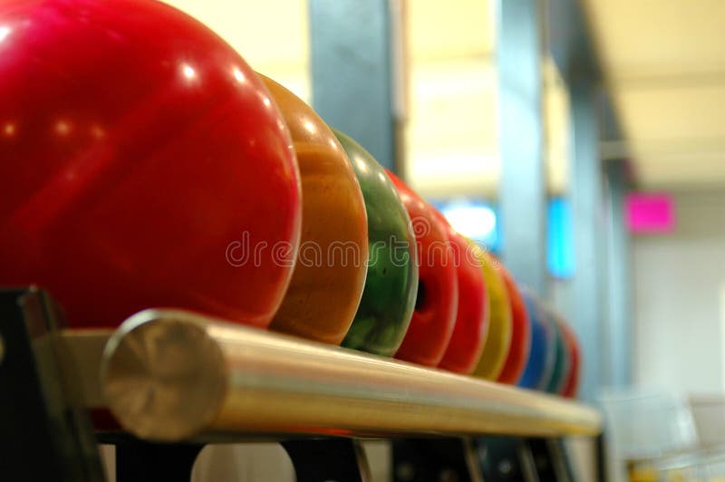 Bowlingspielkugeln lizenzfreies stockbild Bowlingspielkugeln lizenzfreies stockbild