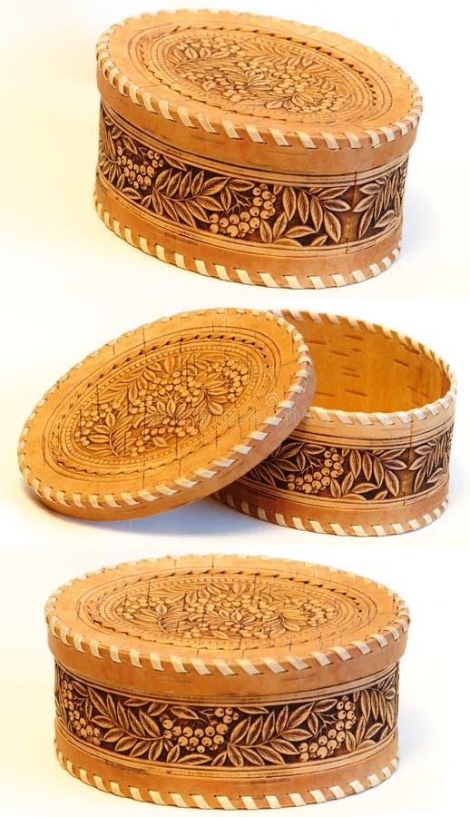 Box of elm ornamented with leaves set