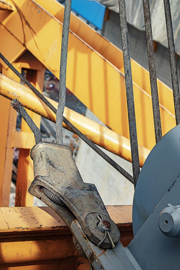 About the Box Sheave Hook Block and Sling Reeving Pulley Rustly at the