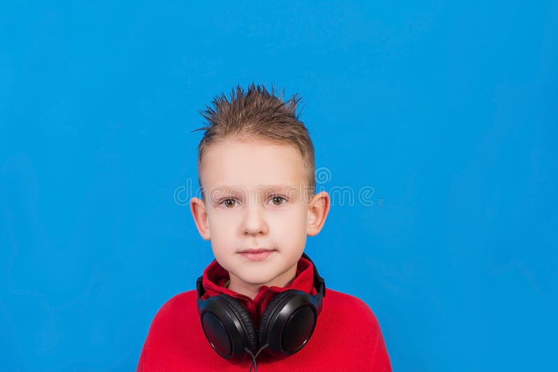 Blue-haired boy with headphones - wide 7