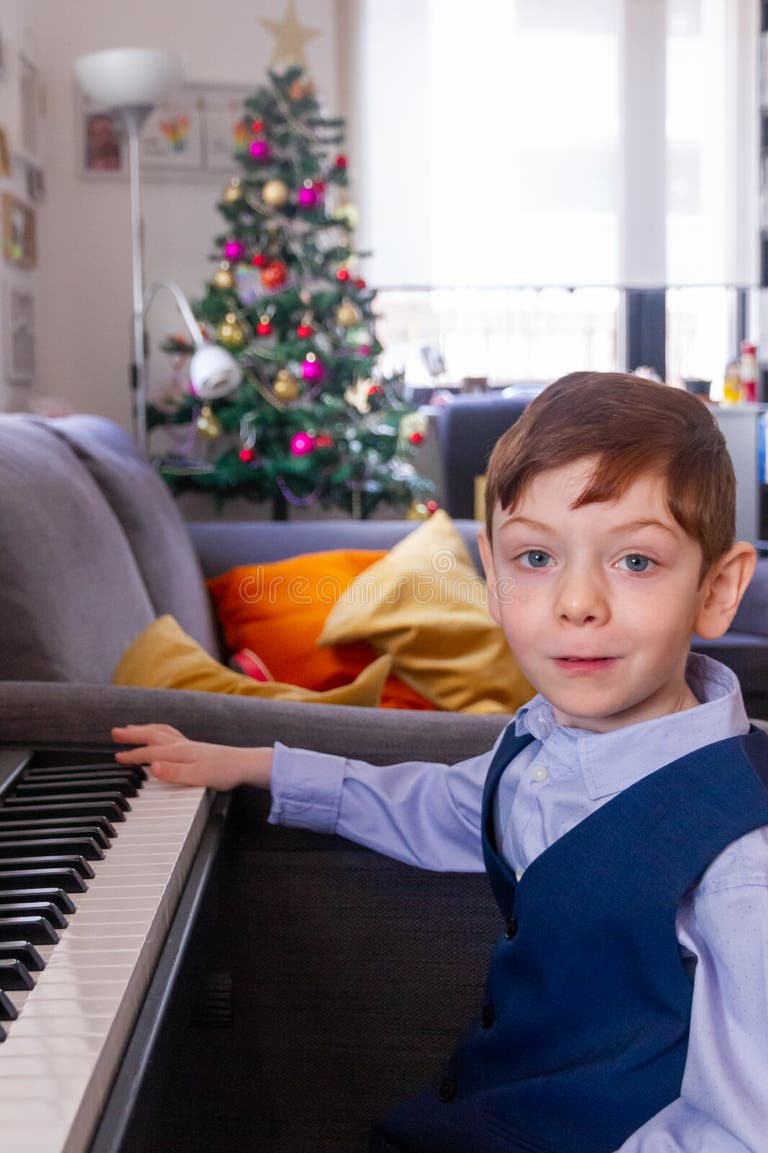 108 Christmas Piano Player Stock Photos Free Royalty Free Stock Photos From Dreamstime 108-christmas-piano-player-stock-photos-free-royalty-free-stock-photos-from-dreamstime