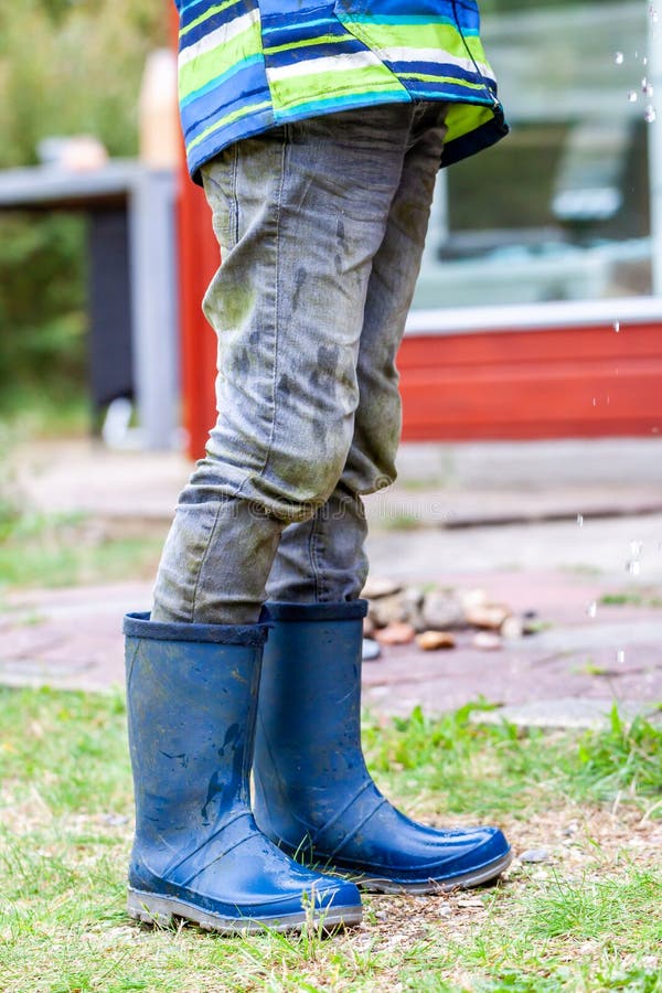 Buy > green boys wellies > in stock