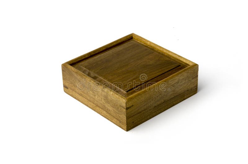 Boîte de bijou bordée or de nanmu photographie stock Boîte de bijou bordée or de nanmu photographie stock