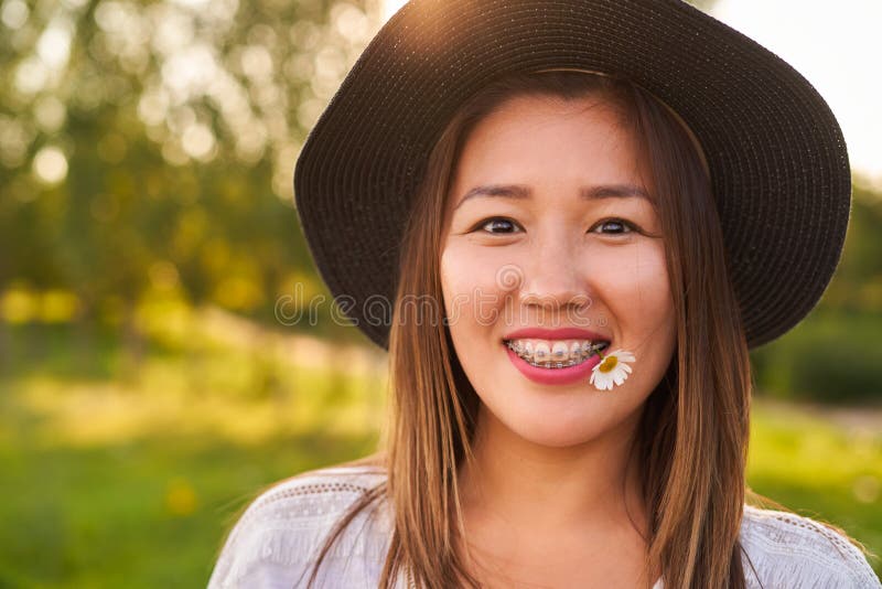 Thai Girls Wearing Braces Image – Telegraph