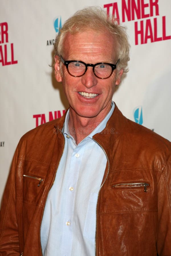 Brad Hall, Julia LouisDreyfus Editorial Stock Image Image of santa