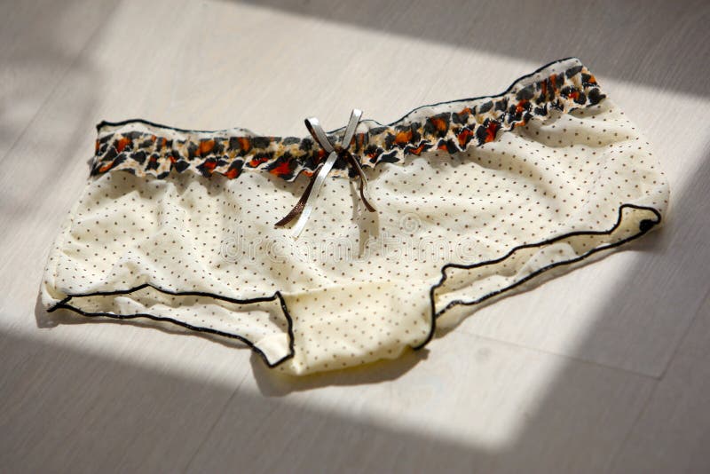 con bragas transparentes