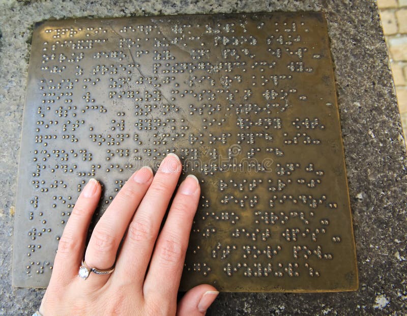 Biblia de Braille foto de archivo. Imagen de objeto, visual 1302528