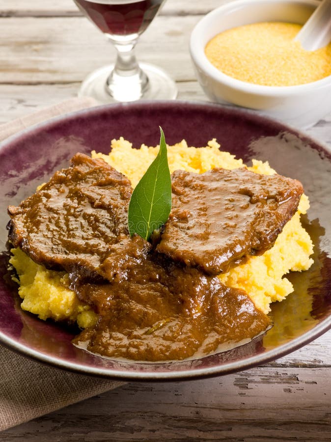 Braised meat och porridge royaltyfria foton