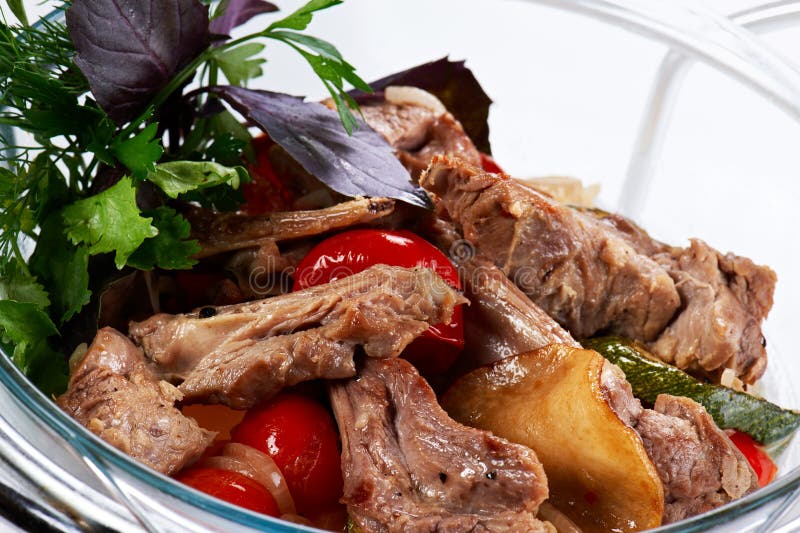 Braised meat ribs grönsaker fotografering för bildbyråer