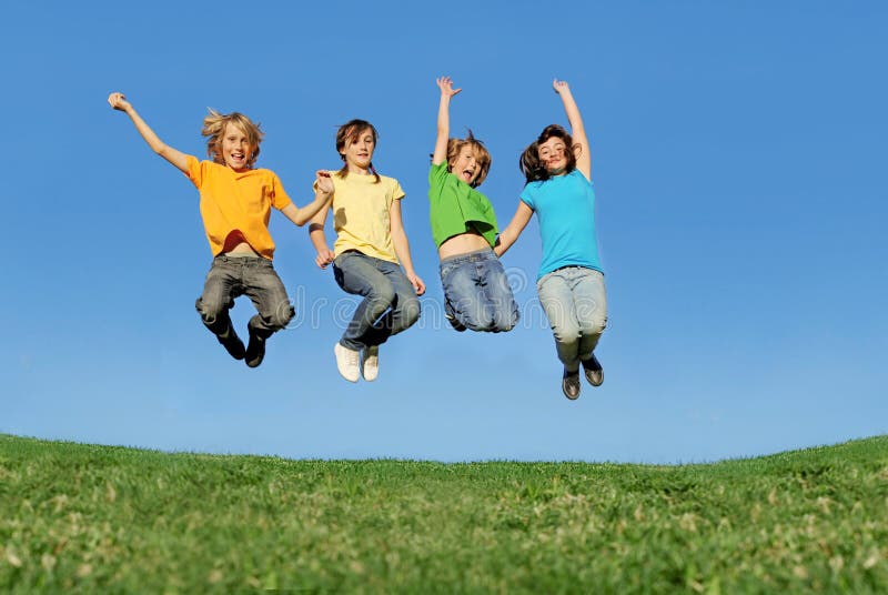 Brancher heureux d'adolescents image libre de droits Brancher heureux d'adolescents image libre de droits