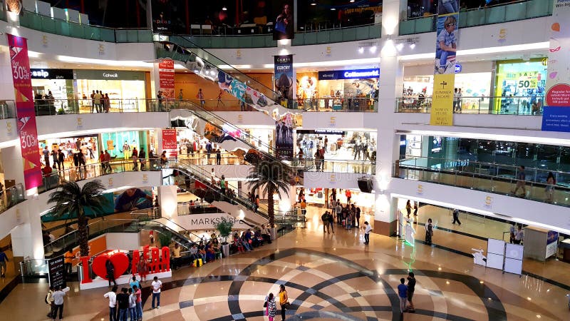 11,638 Shopping Mall Store Entrance Stock Photos - Free & Royalty-Free  Stock Photos from Dreamstime