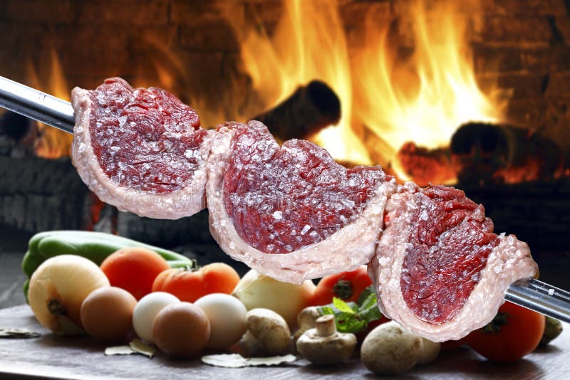 Espeto De Picanha Da Carne Pronto Para Cozinhar Imagem de Stock - Imagem de  frescor, grelhado: 132253239