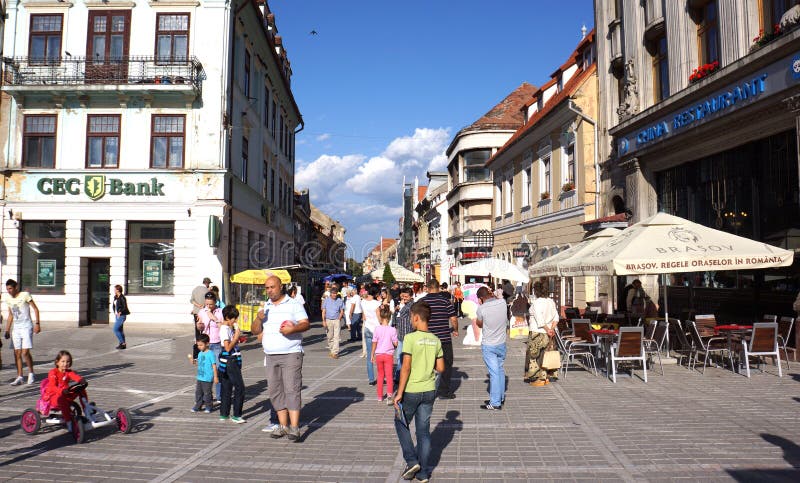 Brasov im Sommer stockbilder