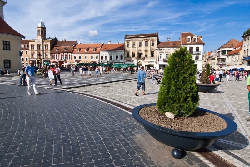 Bra? over Rathausplatz lizenzfreie stockfotografie