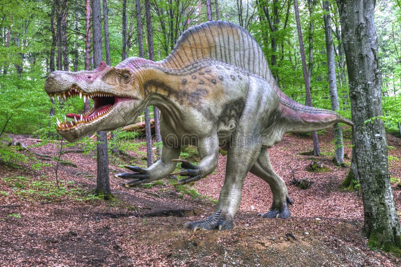 BRASOV, RUMANIA - JUNIO DE 2015: Dinosaurios Real-clasificados En Rasnov Dino Imagen de archivo editorial - Imagen de mesozoico, peligroso: 55328409 BRASOV, RUMANIA - JUNIO DE 2015: Dinosaurios Real-clasificados En Rasnov Dino Imagen de archivo editorial - Imagen de mesozoico, peligroso: 55328409