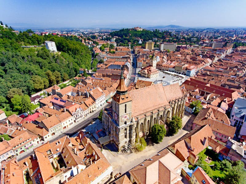 Brasov Rumania la opinión aérea de la iglesia negra fotografía de archivo libre de regalías Brasov Rumania la opinión aérea de la iglesia negra fotografía de archivo libre de regalías