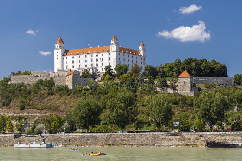 Bratislavský hrad a Dunaj, Slovensko