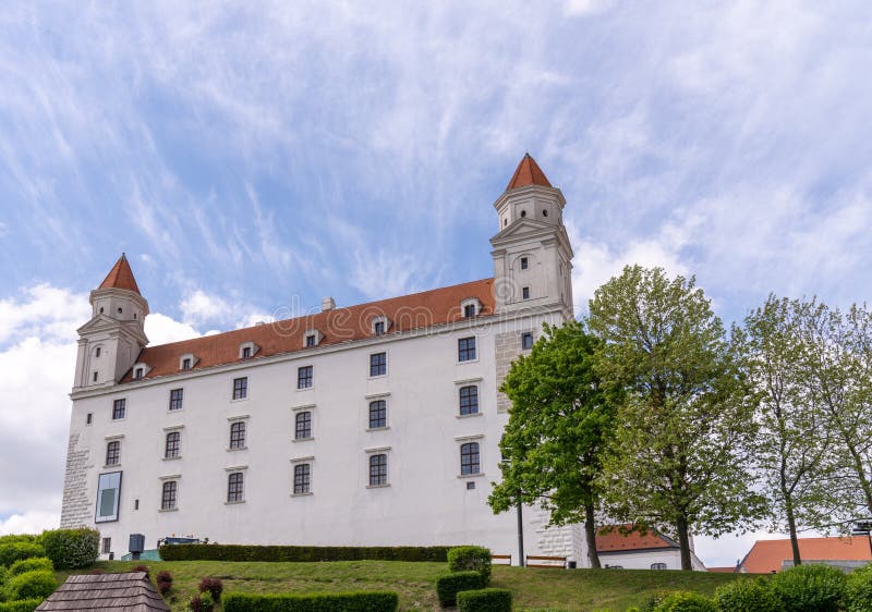 Bratislavský hrad, hlavní hrad Bratislavy, hlavního města Slovenska