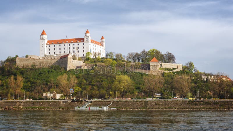 Bratislavský hrad, Slovensko