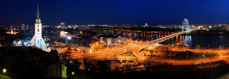 Mestský priestor Bratislavy - panoráma z hradu