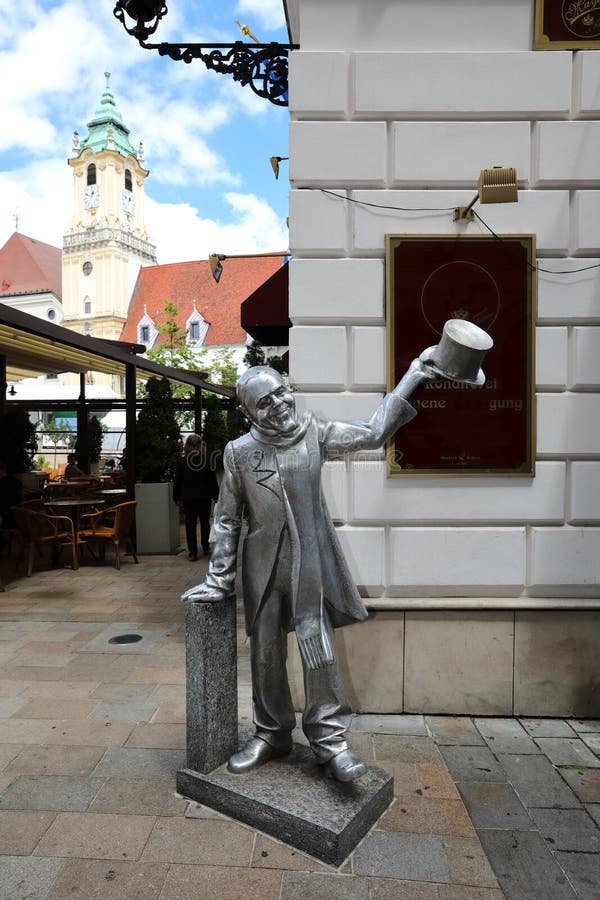 Jedinečné uličky starej Bratislavy, očarené šarmom, útulnosťou a výborným pivom.