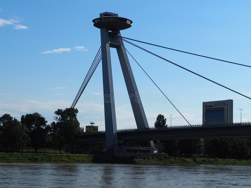 BRATISLAVA - pont de SNP SLOVAQUIE 2016 images stock BRATISLAVA - pont de SNP SLOVAQUIE 2016 images stock