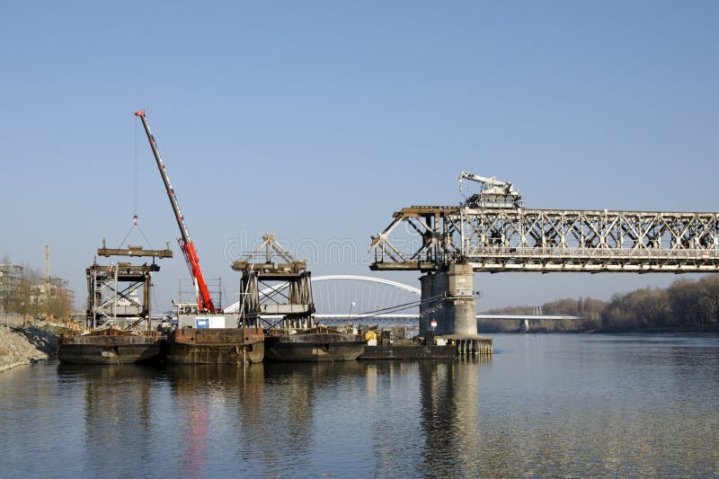 The Bratislava Stary most bridge demounting