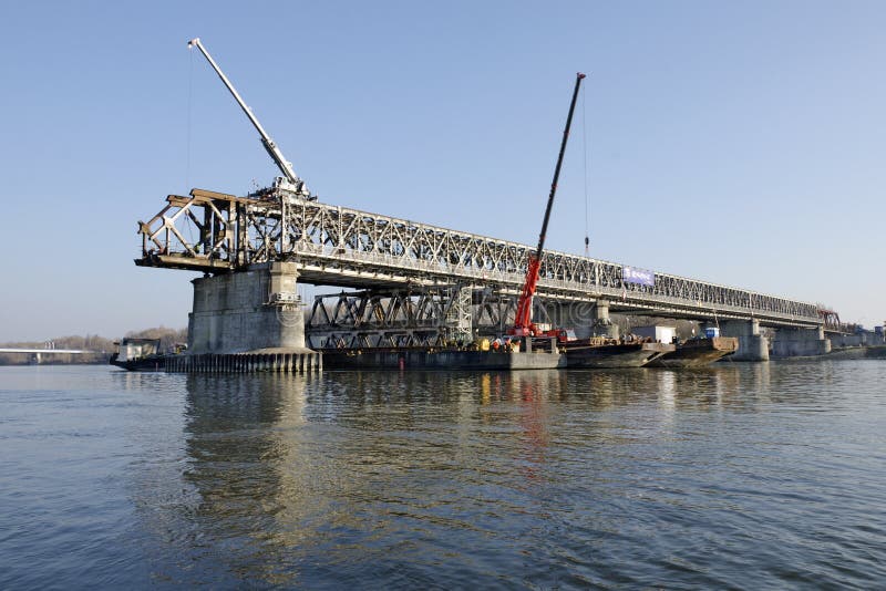 The Bratislava Stary most bridge demounting