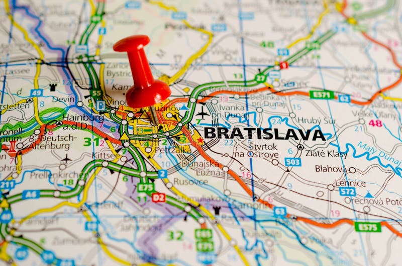 Bratislava sulla mappa immagine stock Bratislava sulla mappa immagine stock