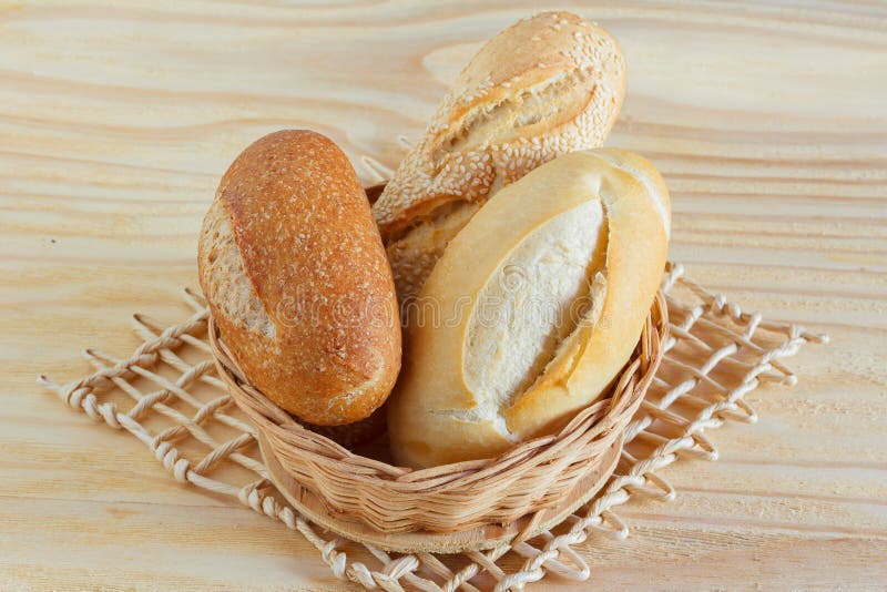 Brazilian french bread integral, mini baguette, with sesame in w