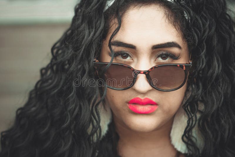 https://thumbs.dreamstime.com/b/brazilian-luxury-girl-red-lips-curly-hair-look-sunglasses-brazilian-luxury-girl-red-lips-curly-hair-218834043.jpg