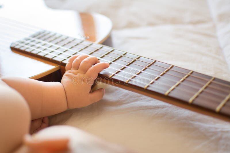 guitarra de bebe