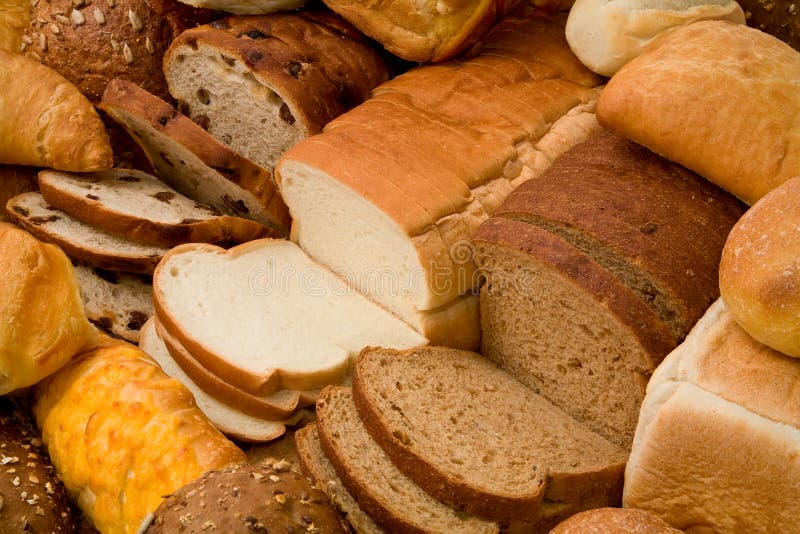 Questo è un close-up di vari tipi di pane.