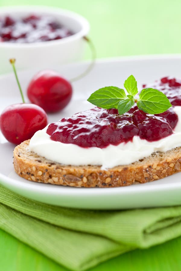 Bread with jam and quark