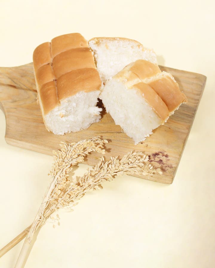 bread is a source of carbohydrates