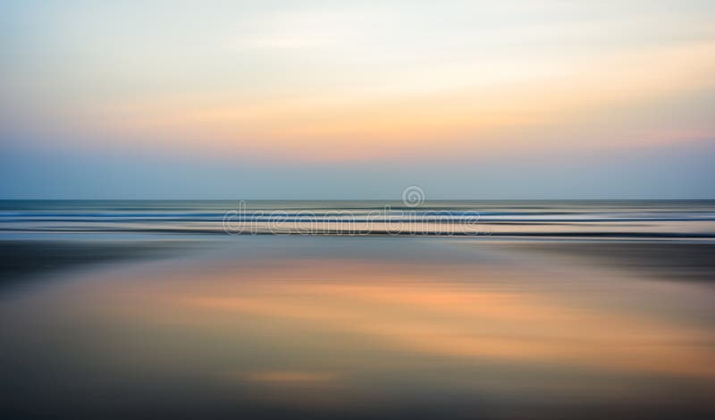 Brede oceaanhorizonzonsondergang stock afbeelding Brede oceaanhorizonzonsondergang stock afbeelding