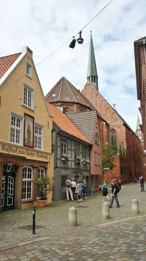 Brema, Germania - 07/23/2015 - via medievale Schnoor con le case a graticcio nel centro della città Hanseatic, bello fotografie stock Brema, Germania - 07/23/2015 - via medievale Schnoor con le case a graticcio nel centro della città Hanseatic, bello fotografie stock