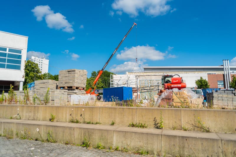 Brema-Vegesack, Brema, Germania - 17 luglio 2019 ricostruzione di precedente centro commerciale di Höövt del porto nel vegesack d immagine stock libera da diritti Brema-Vegesack, Brema, Germania - 17 luglio 2019 ricostruzione di precedente centro commerciale di Höövt del porto nel vegesack d immagine stock libera da diritti