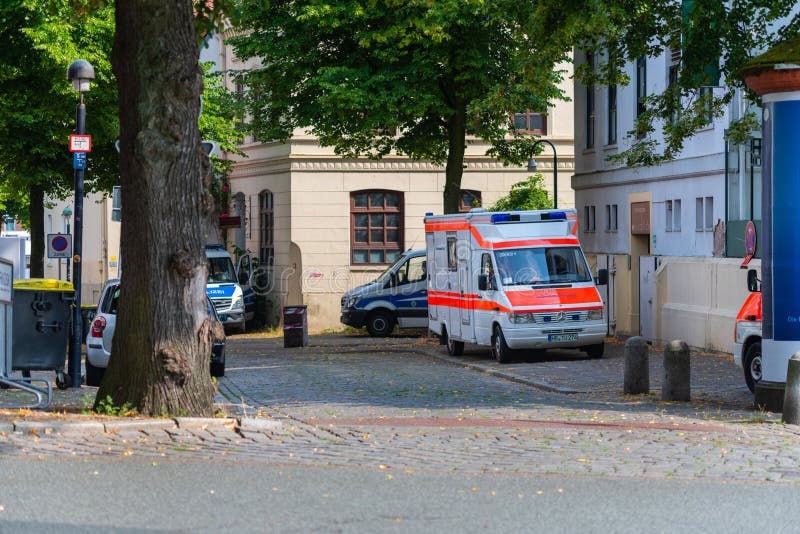 bremen, Niemcy, Sierpień, 02,2019: Przygotowania dla festiwalu Morskiego na Weser zdjęcie stock bremen, Niemcy, Sierpień, 02,2019: Przygotowania dla festiwalu Morskiego na Weser zdjęcie stock