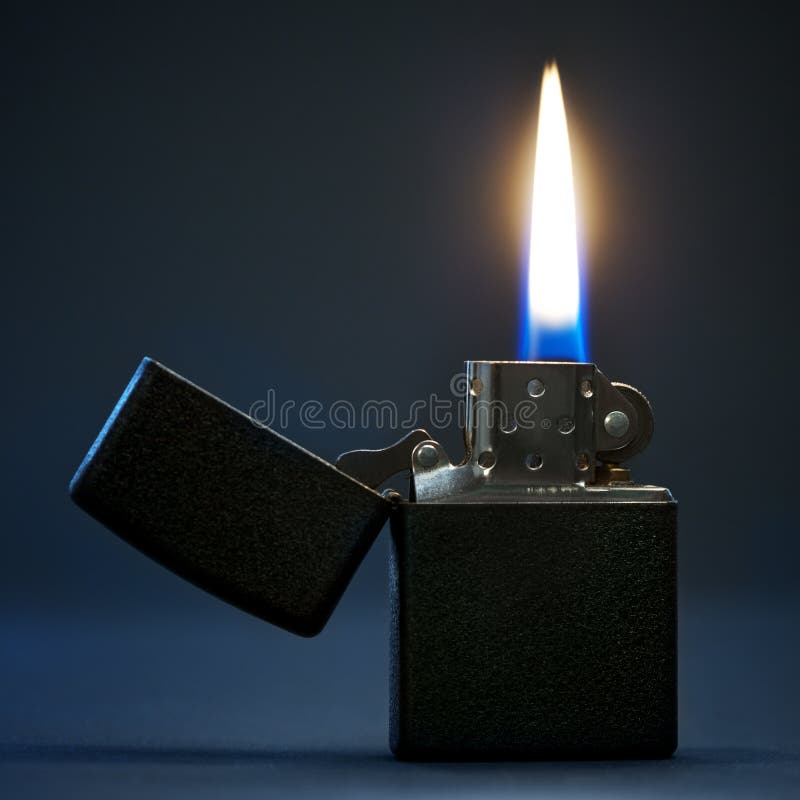 Brennendes Feuerzeug Stockbild Bild 35378061
