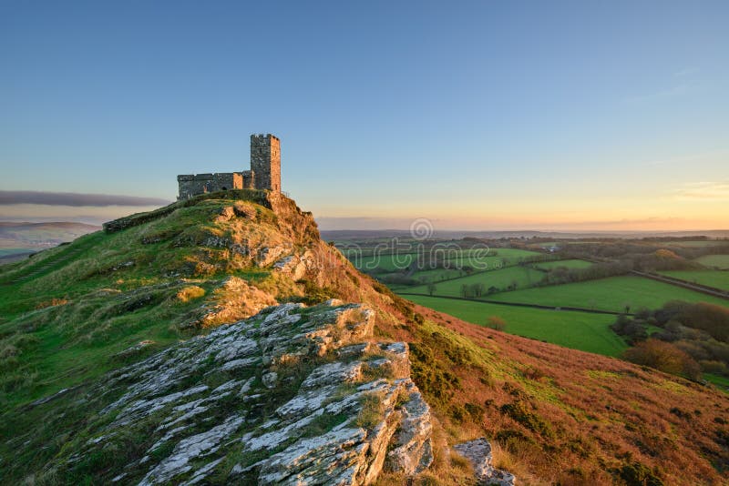 Brentor op Dartmoor royalty-vrije stock afbeeldingen Brentor op Dartmoor royalty-vrije stock afbeeldingen