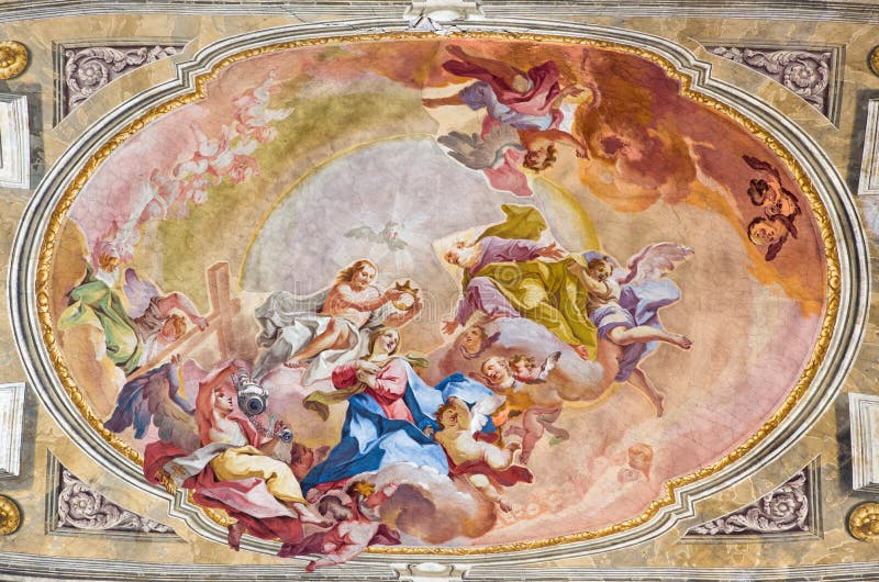 BRESCIA, WŁOCHY, 2016: Koronacja maryja dziewica fresk na wault plebania Sant& x27; Afra kościół zdjęcie stock BRESCIA, WŁOCHY, 2016: Koronacja maryja dziewica fresk na wault plebania Sant& x27; Afra kościół zdjęcie stock
