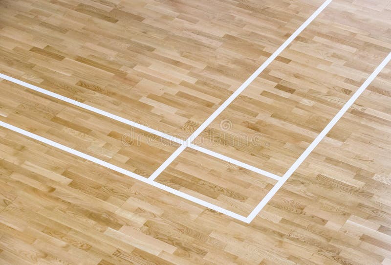 Bretterbodenvolleyball, Basketball, Federballplatz mit Licht lizenzfreie stockbilder Bretterbodenvolleyball, Basketball, Federballplatz mit Licht lizenzfreie stockbilder