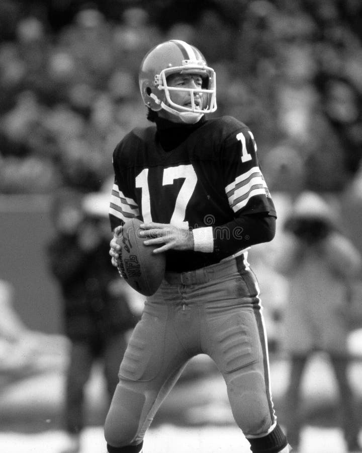 Cleveland Browns QB Brian Sipe, #17. (Image taken from b&w negative.)