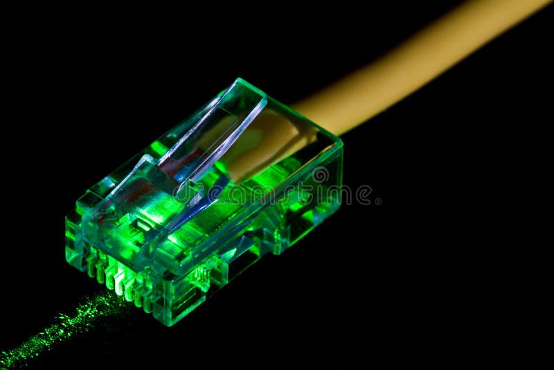 Briciolo del cavo di Ethernet una luce laser