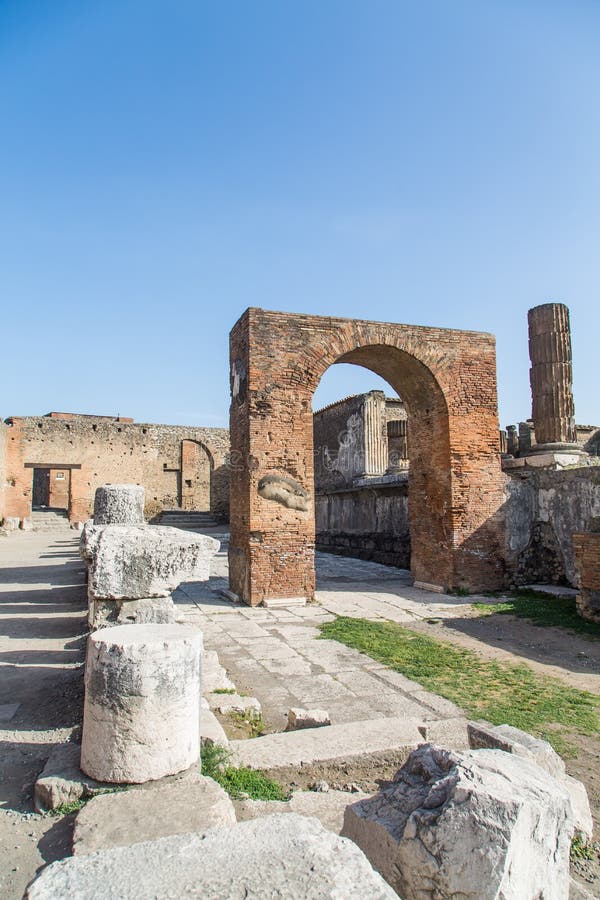 Brick Arch in Pompeii royalty free stock photos