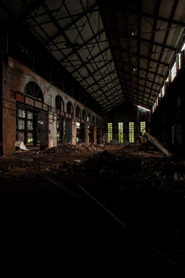 Brick Arches + Total Windows - Abandoned Wean United Factory - Youngstown, Ohio royaltyfria bilder